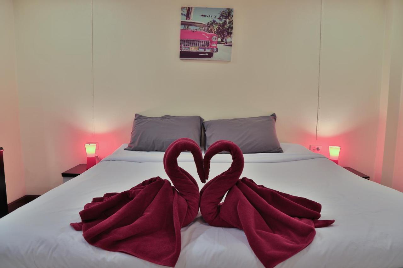 Harrys Hotel Bar & Restaurant Pattaya Luaran gambar