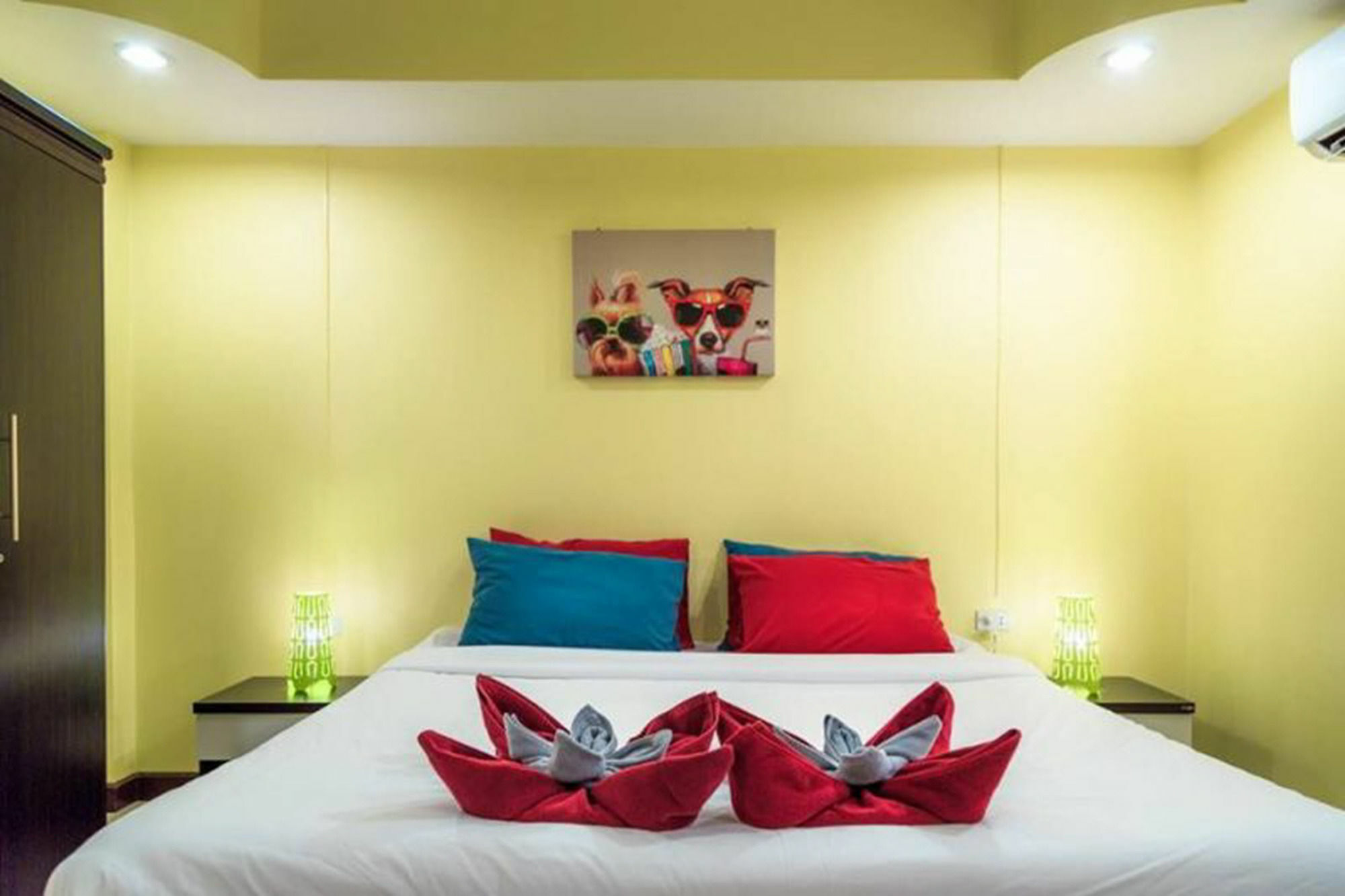 Harrys Hotel Bar & Restaurant Pattaya Luaran gambar