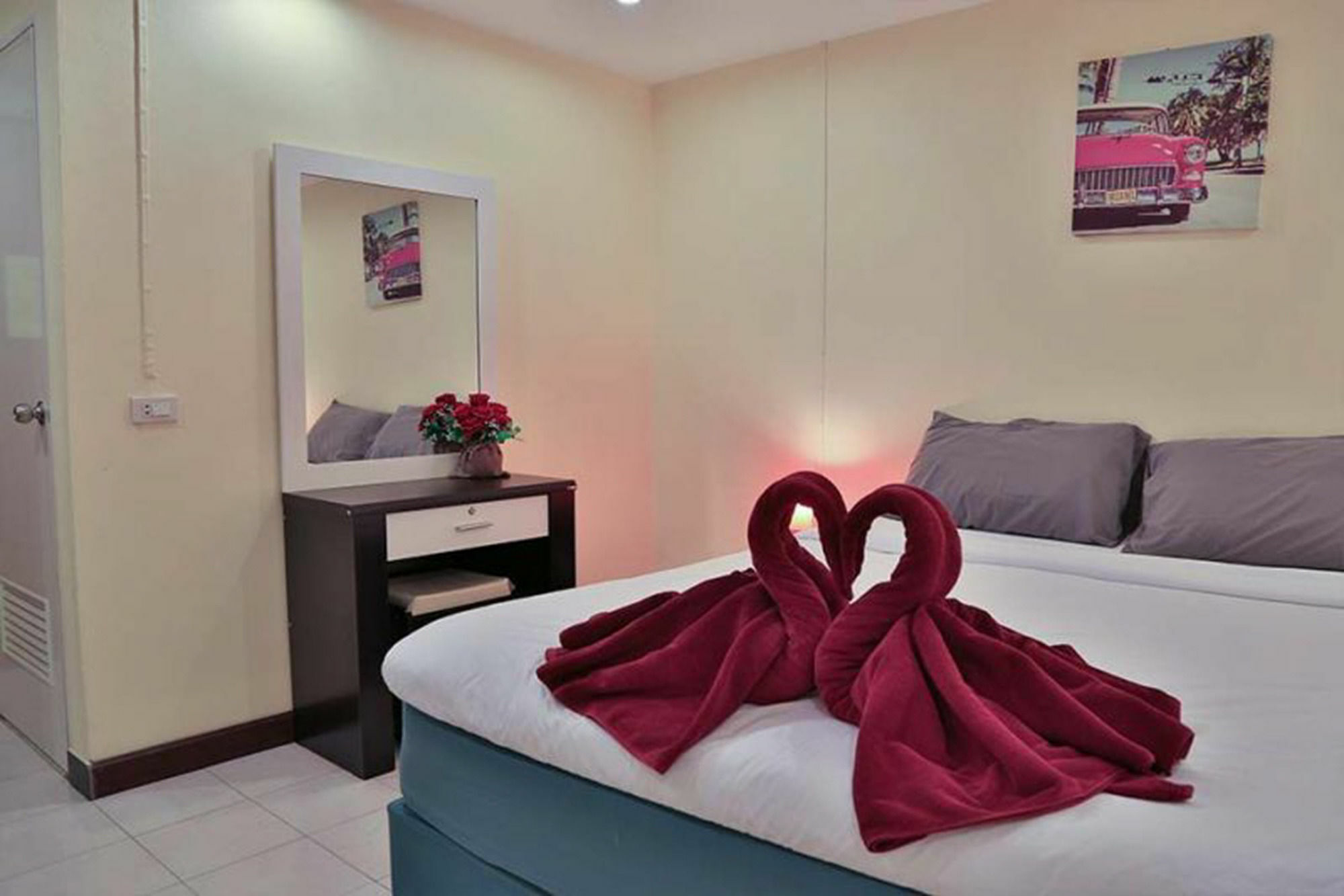 Harrys Hotel Bar & Restaurant Pattaya Luaran gambar