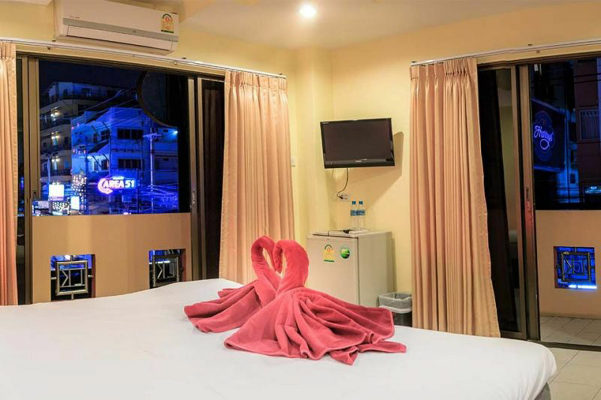 Harrys Hotel Bar & Restaurant Pattaya Luaran gambar